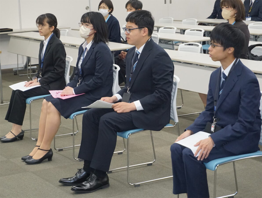 新入社員の様子